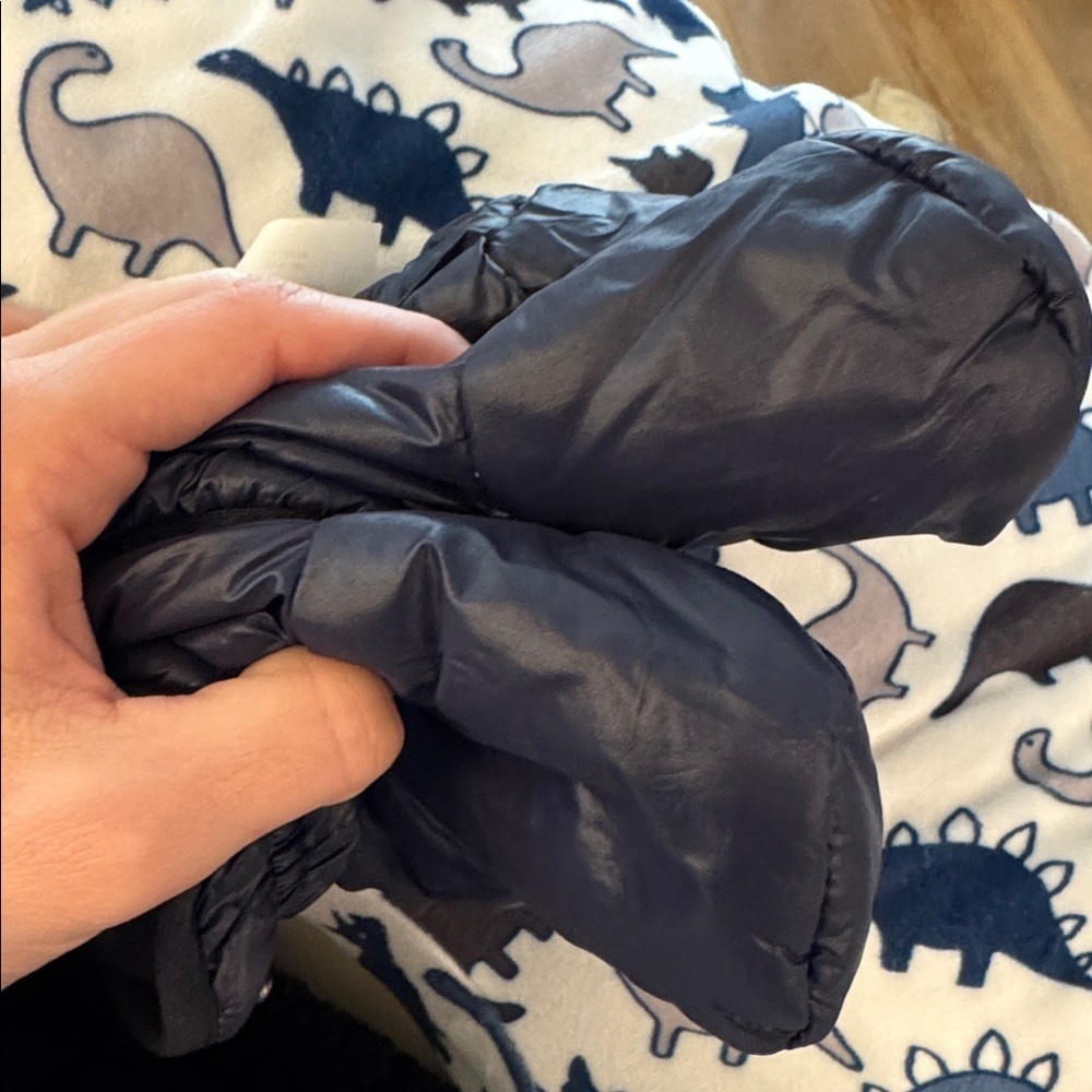 RALPH LAUREN HOODED DOWN
SNOW SUIT size 9 m with detachable footies and mittens - Picture 7 of 11